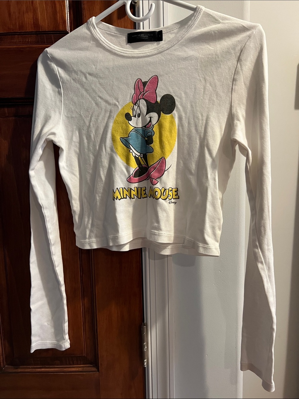 Junk Food Clothing Women’s Minnie Mouse Long-Sleeve Crop Baby Tee - M